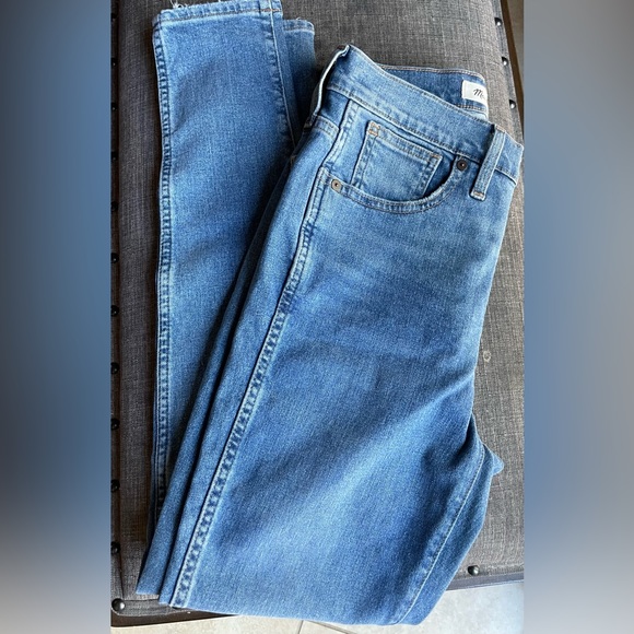 MADEWELL 10" High-Rise Skinny Jeans in Dewitt Wash:Button-Front TENCEL Denim - Picture 8 of 16